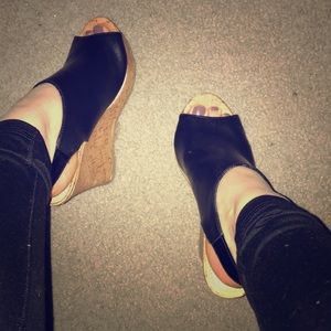 Black wedges